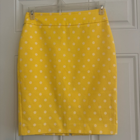 Ann Taylor Dresses & Skirts - Ann Taylor Yellow  White Polka Dot Pencil Skirt, Size 2